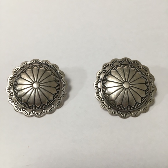 Geometric Concho round stamped inlay sterling silver post earrings. - Picture 1 of 3